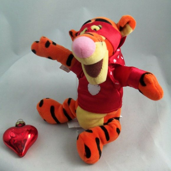 The Disney Store 9" Tigger Super Lover Bean Bag Plush - New with Tags - Picture 8 of 11